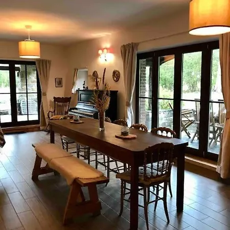 Les Ecuries De Lesse * Libin